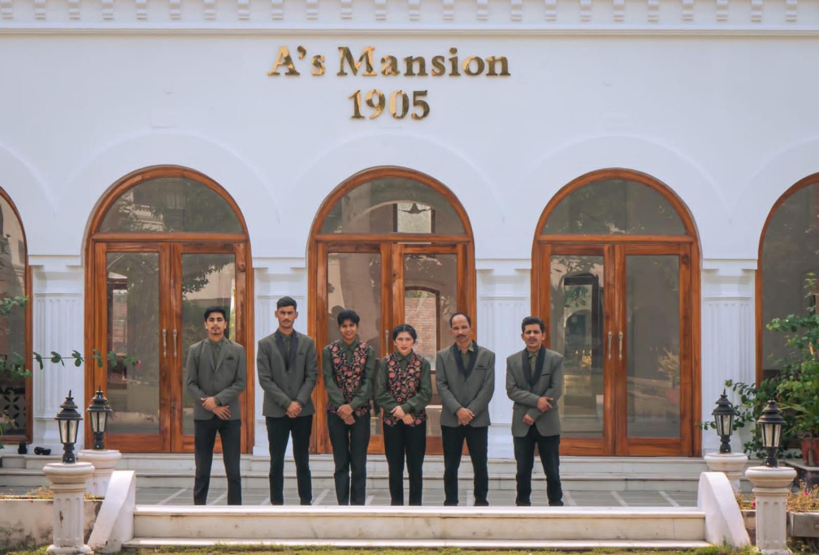 Отель A Mansion Kashipur Экстерьер фото