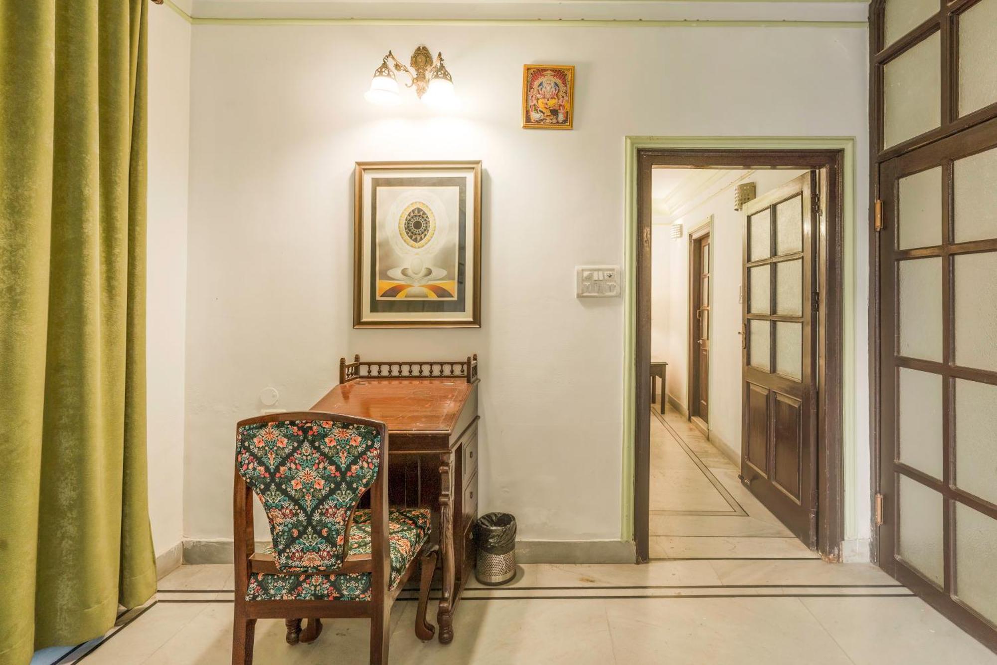 Отель A Mansion Kashipur Экстерьер фото